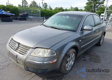 2002 Volkswagen Passat Glx z USA, uszkodzony, nr VIN WVWRH63B02P122142